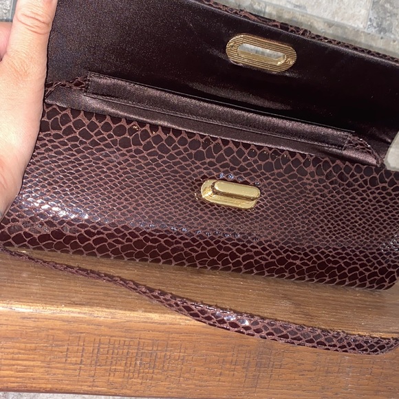 La Regale Faux Snake Skin Bag - Picture 12 of 17